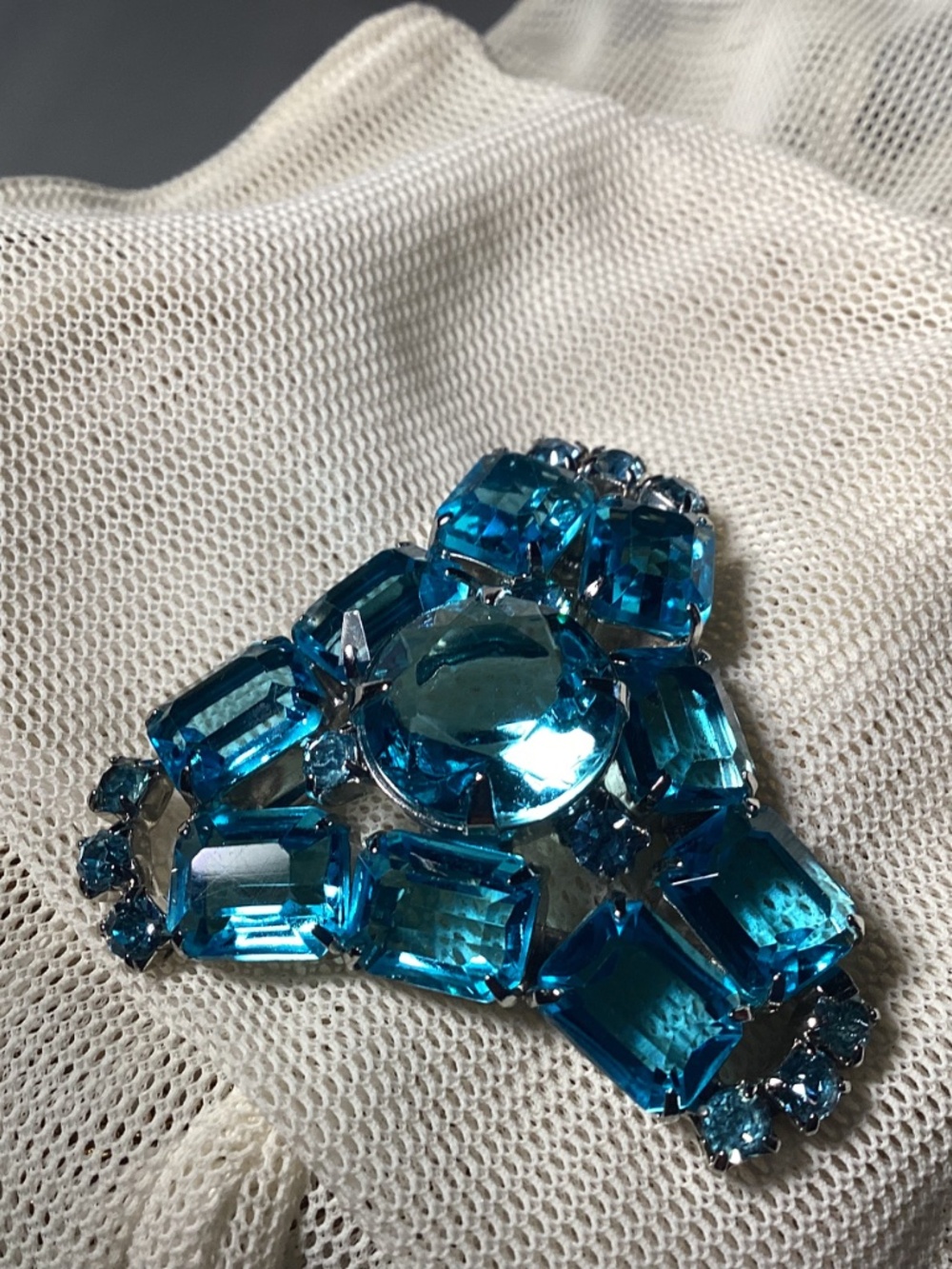 Art deco aquamarine colored vintage brooch. 💙💙💙💙💙RARE ONE 💃 - Picture 6 of 8
